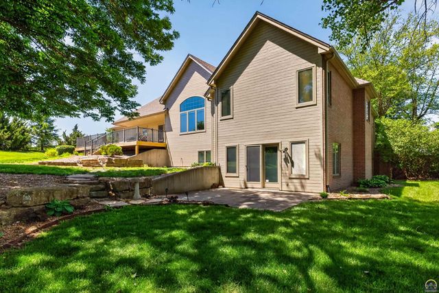 1048 SW Westside DR, Topeka, KS 66615