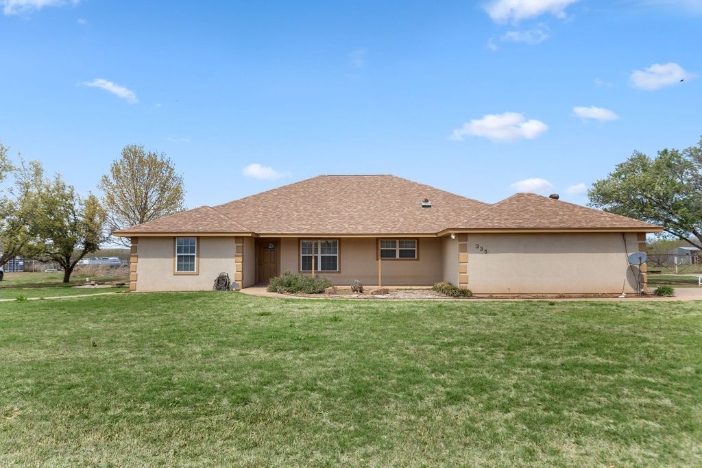 330 Coleman Park Road, Iowa Park, TX 76367