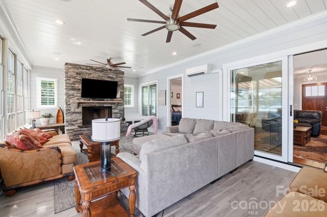 5426 Baker Lane, Lake Wylie, SC 29710