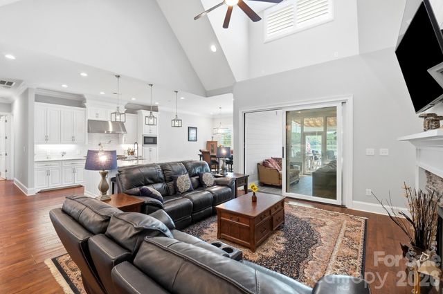 5426 Baker Lane, Lake Wylie, SC 29710