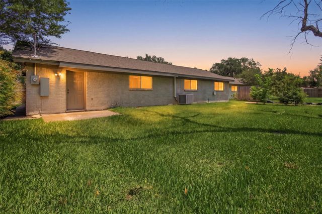 10406 Winding Trail Road, La Porte, TX 77571