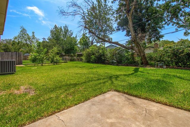 10406 Winding Trail Road, La Porte, TX 77571