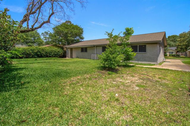 10406 Winding Trail Road, La Porte, TX 77571
