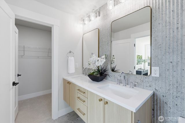 1407 29th Avenue, Seattle, WA 98122