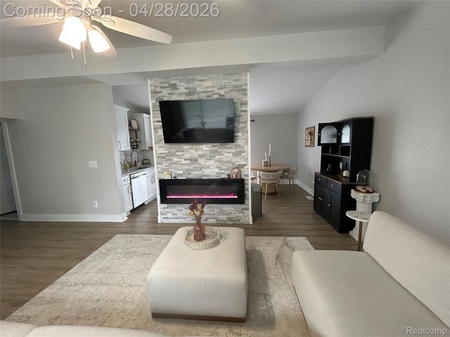 11478 Silver Drive, Sterling Heights, MI 48314