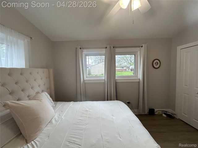 11478 Silver Drive, Sterling Heights, MI 48314