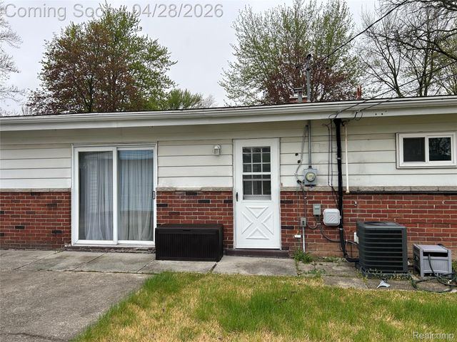 11478 Silver Drive, Sterling Heights, MI 48314