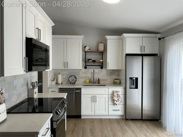 11478 Silver Drive, Sterling Heights, MI 48314