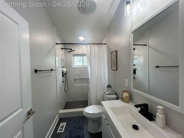 11478 Silver Drive, Sterling Heights, MI 48314