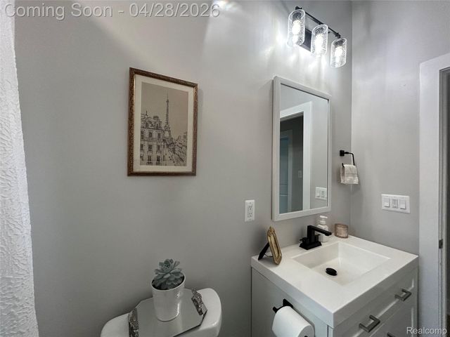 11478 Silver Drive, Sterling Heights, MI 48314