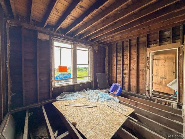1726 Pine Street, Detroit, MI 48216
