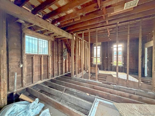 1726 Pine Street, Detroit, MI 48216