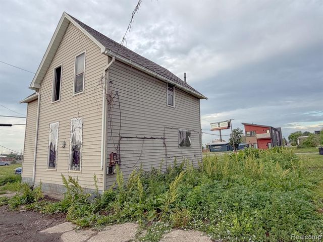 1726 Pine Street, Detroit, MI 48216