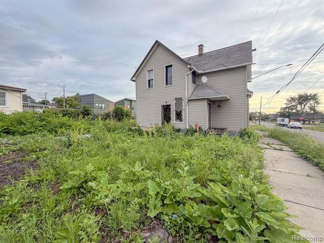 1726 Pine Street, Detroit, MI 48216