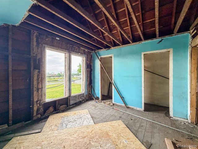 1726 Pine Street, Detroit, MI 48216