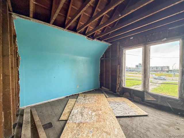 1726 Pine Street, Detroit, MI 48216