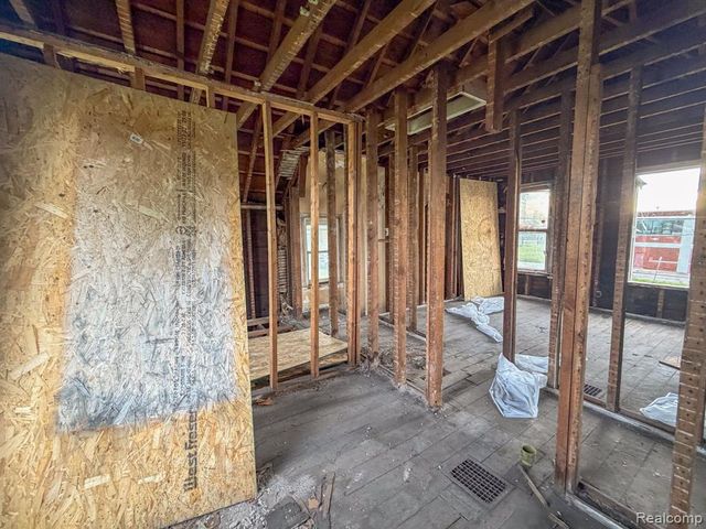 1726 Pine Street, Detroit, MI 48216