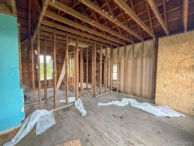 1726 Pine Street, Detroit, MI 48216