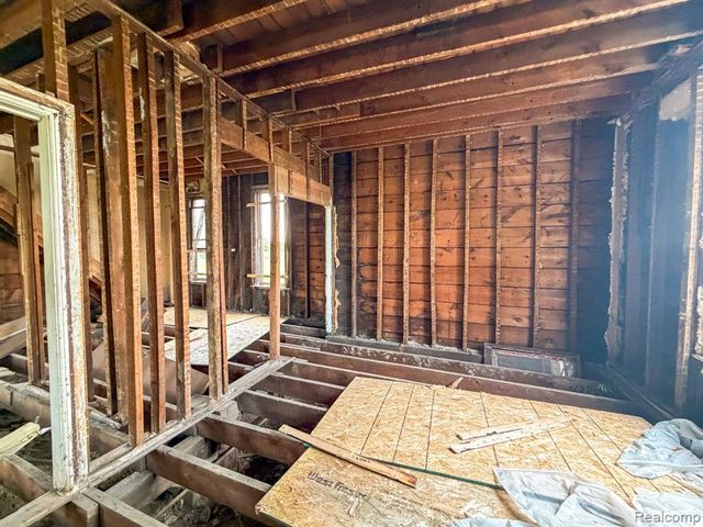 1726 Pine Street, Detroit, MI 48216
