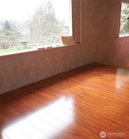 405 NE Hillside Drive, Chehalis, WA 98532