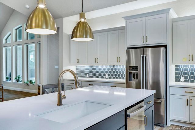 10027 Sarah Place, Boerne, TX 78006