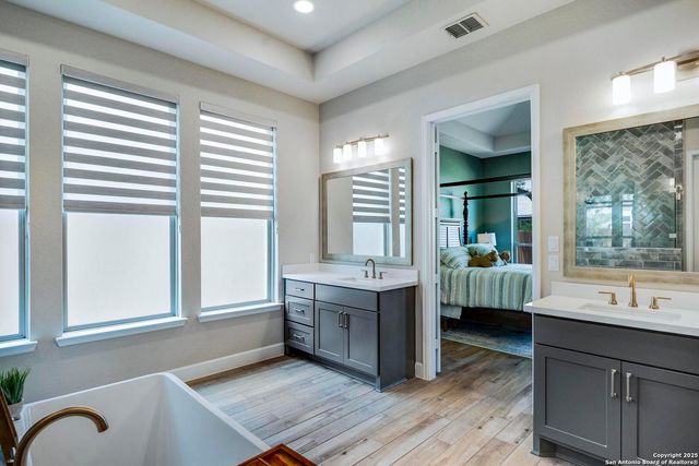 10027 Sarah Place, Boerne, TX 78006