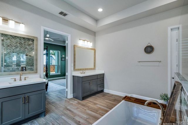 10027 Sarah Place, Boerne, TX 78006