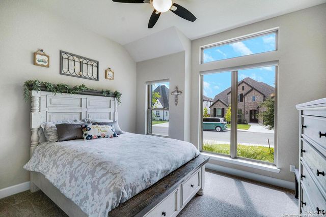 10027 Sarah Place, Boerne, TX 78006