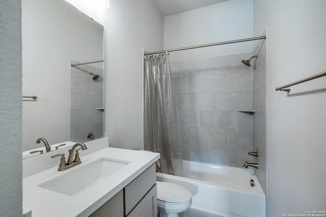 10027 Sarah Place, Boerne, TX 78006