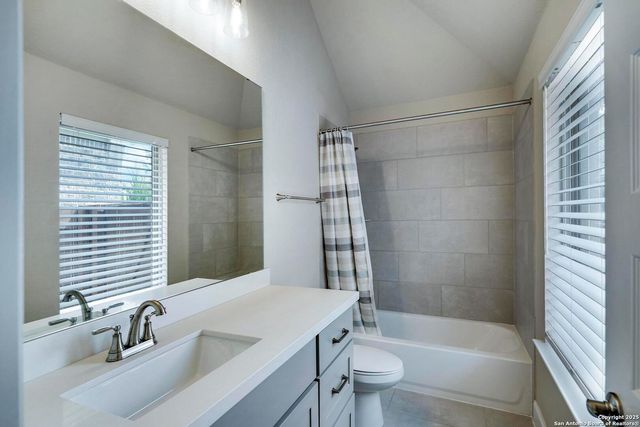 10027 Sarah Place, Boerne, TX 78006