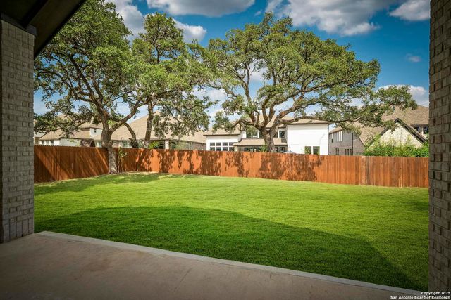 10027 Sarah Place, Boerne, TX 78006