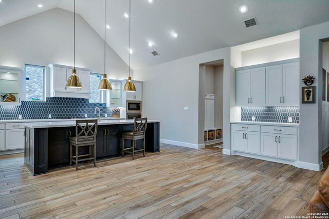 10027 Sarah Place, Boerne, TX 78006