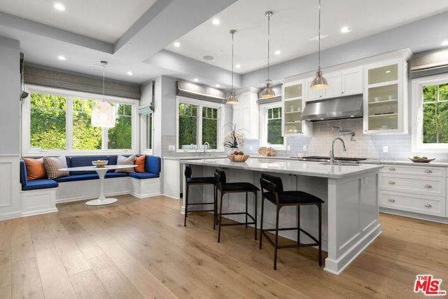 926 S Gretna Green, Los Angeles, CA 90049