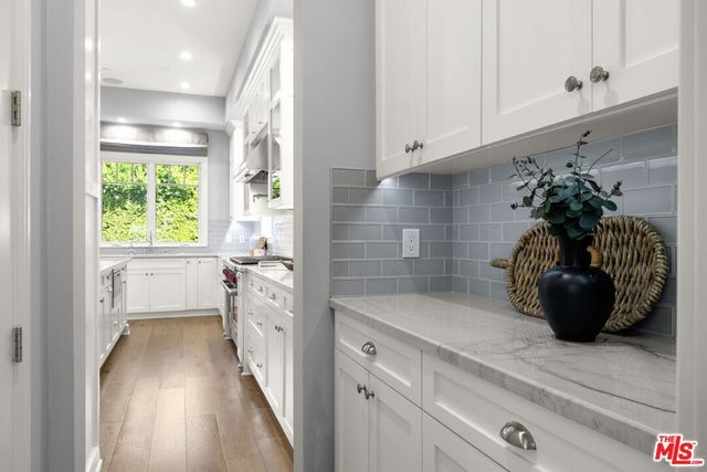 926 S Gretna Green, Los Angeles, CA 90049