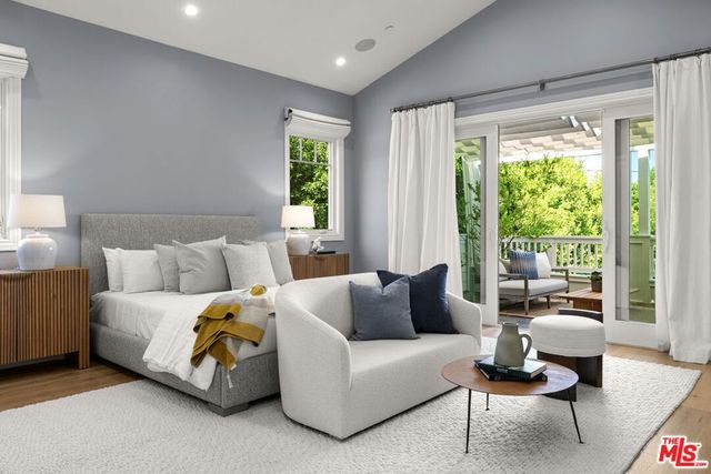926 S Gretna Green, Los Angeles, CA 90049