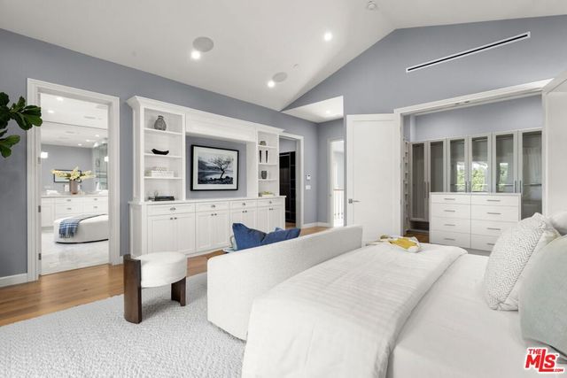 926 S Gretna Green, Los Angeles, CA 90049
