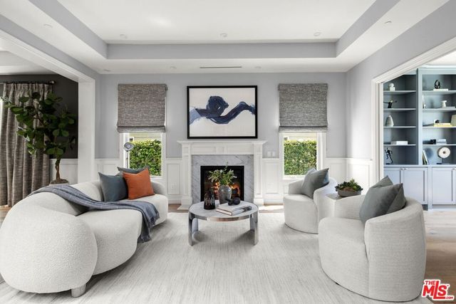 926 S Gretna Green, Los Angeles, CA 90049