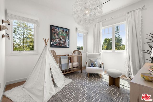 926 S Gretna Green, Los Angeles, CA 90049