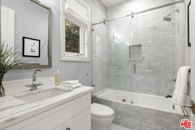 926 S Gretna Green, Los Angeles, CA 90049