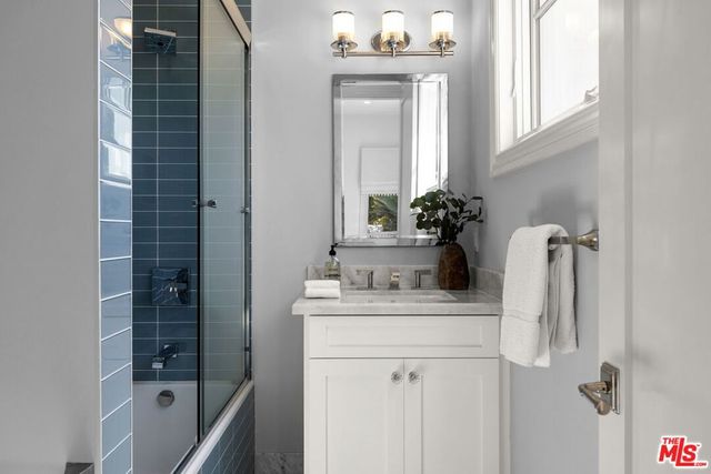 926 S Gretna Green, Los Angeles, CA 90049