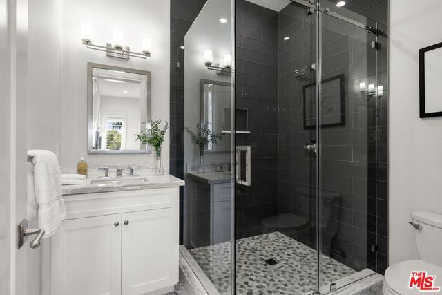 926 S Gretna Green, Los Angeles, CA 90049