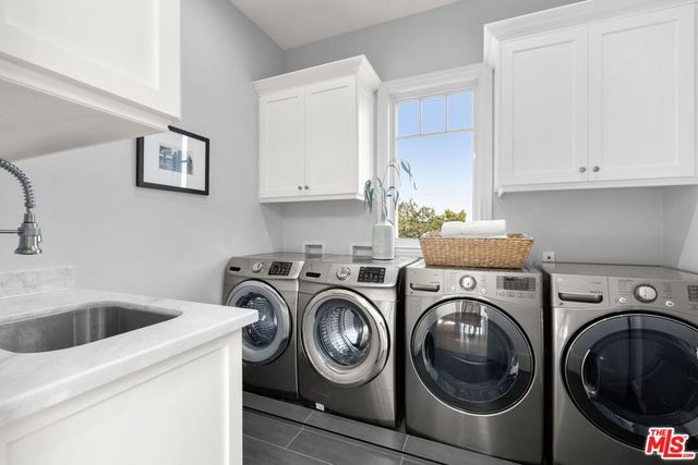 926 S Gretna Green, Los Angeles, CA 90049