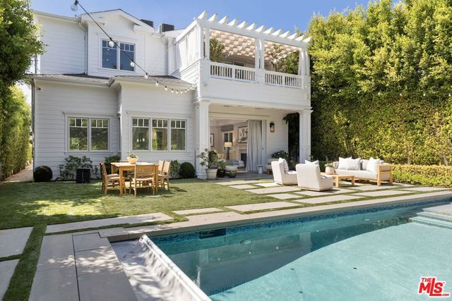 926 S Gretna Green, Los Angeles, CA 90049