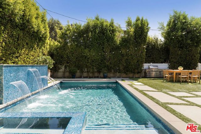 926 S Gretna Green, Los Angeles, CA 90049