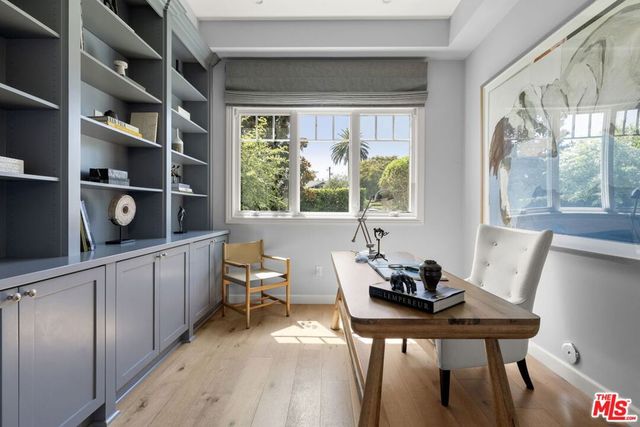 926 S Gretna Green, Los Angeles, CA 90049