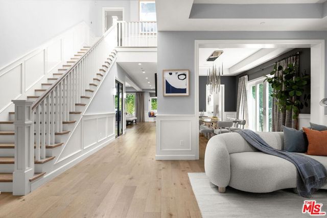 926 S Gretna Green, Los Angeles, CA 90049