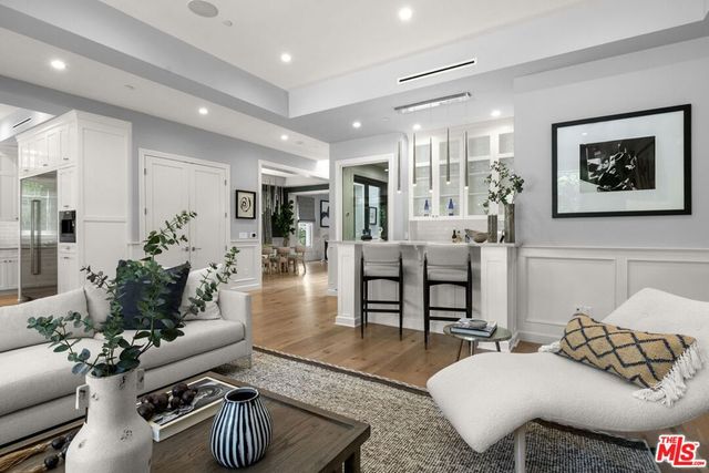 926 S Gretna Green, Los Angeles, CA 90049