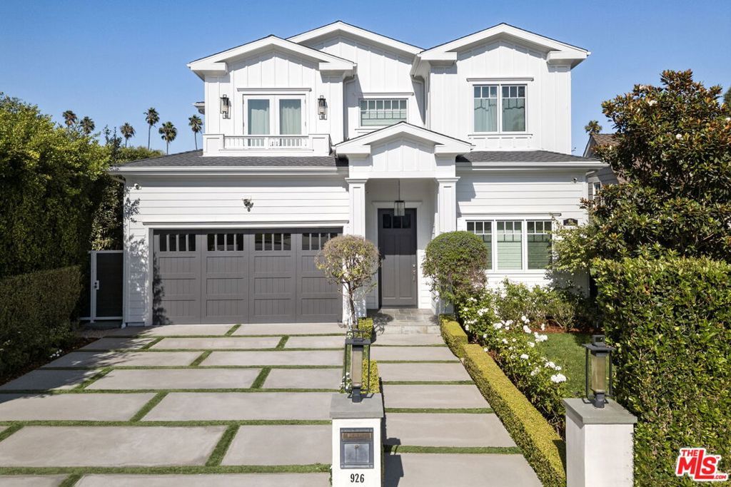 926 S Gretna Green, Los Angeles, CA 90049