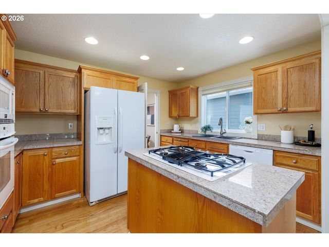 14681 Nw BLACKTHORNE Ln, Portland, OR 97229
