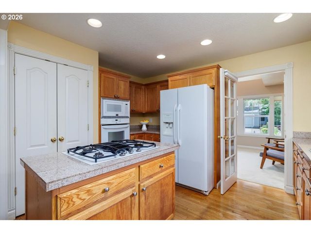 14681 Nw BLACKTHORNE Ln, Portland, OR 97229